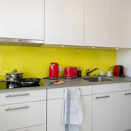 Beautiful Modern Family With Free Parking Appartement